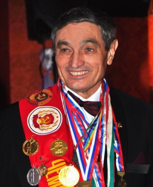 За вклад в развитие спорта