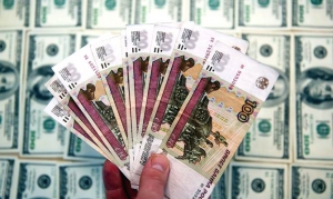 Рубль вырос до максимума за 10 дней